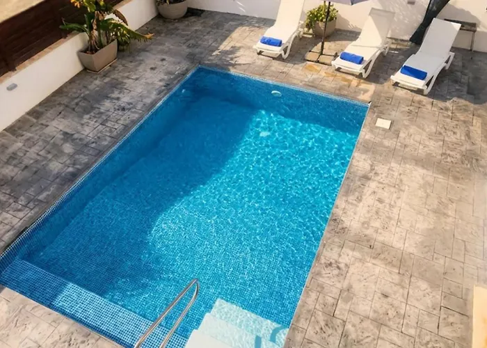 Palmtreevilla オロクリニ