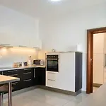 Вилла Palmtreevilla *